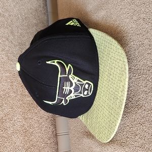 EUC NBA Adidas Chicago Bulls hat ball cap black Neon green/yellow